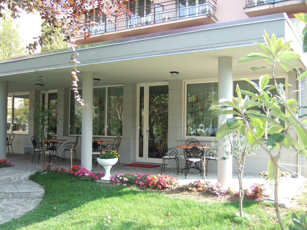 Albergo Elvira Tabiano Terme Exterior photo
